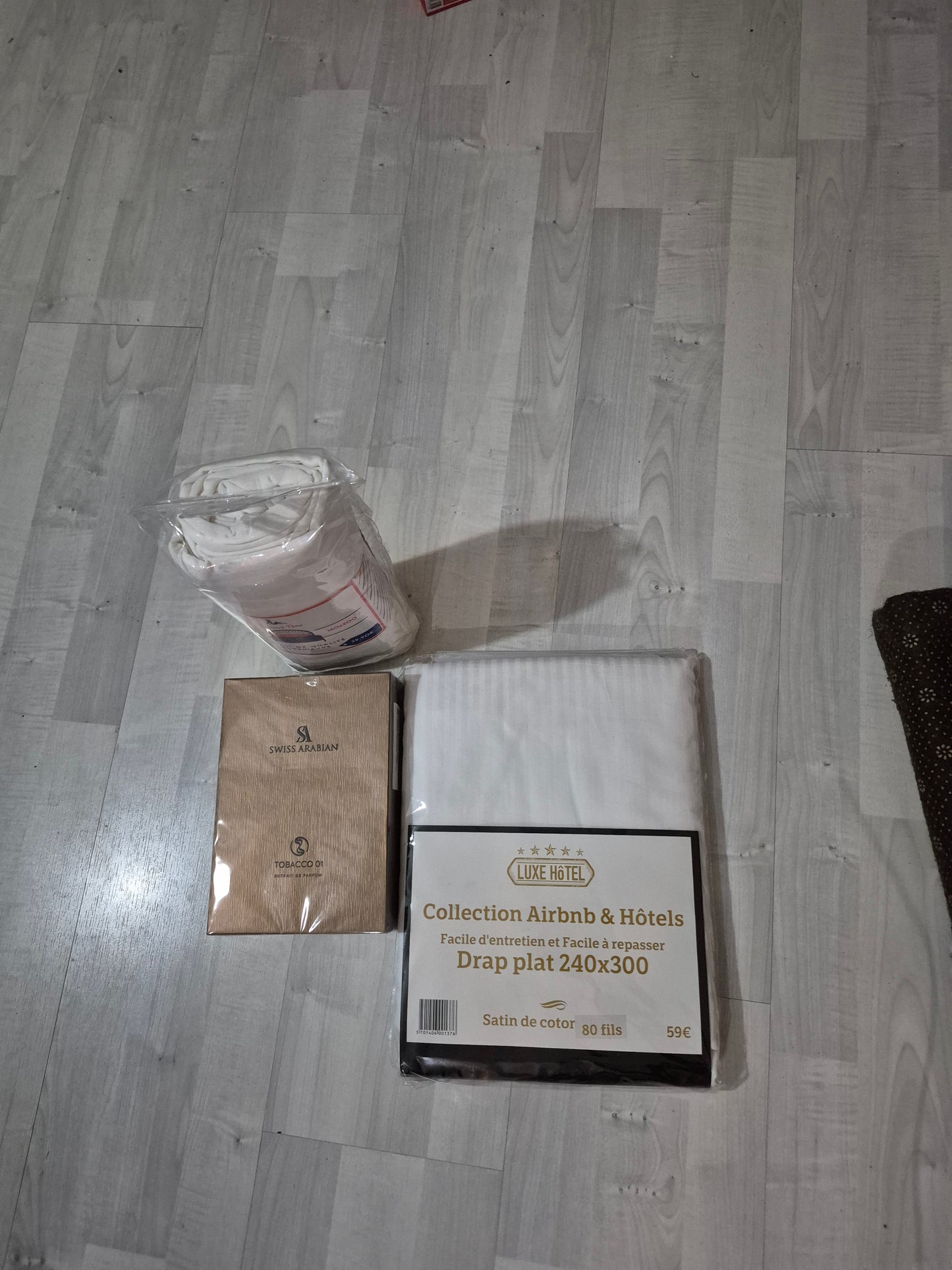 Coffret SWISS ARABIAN HERITAGE & Draps blanc
