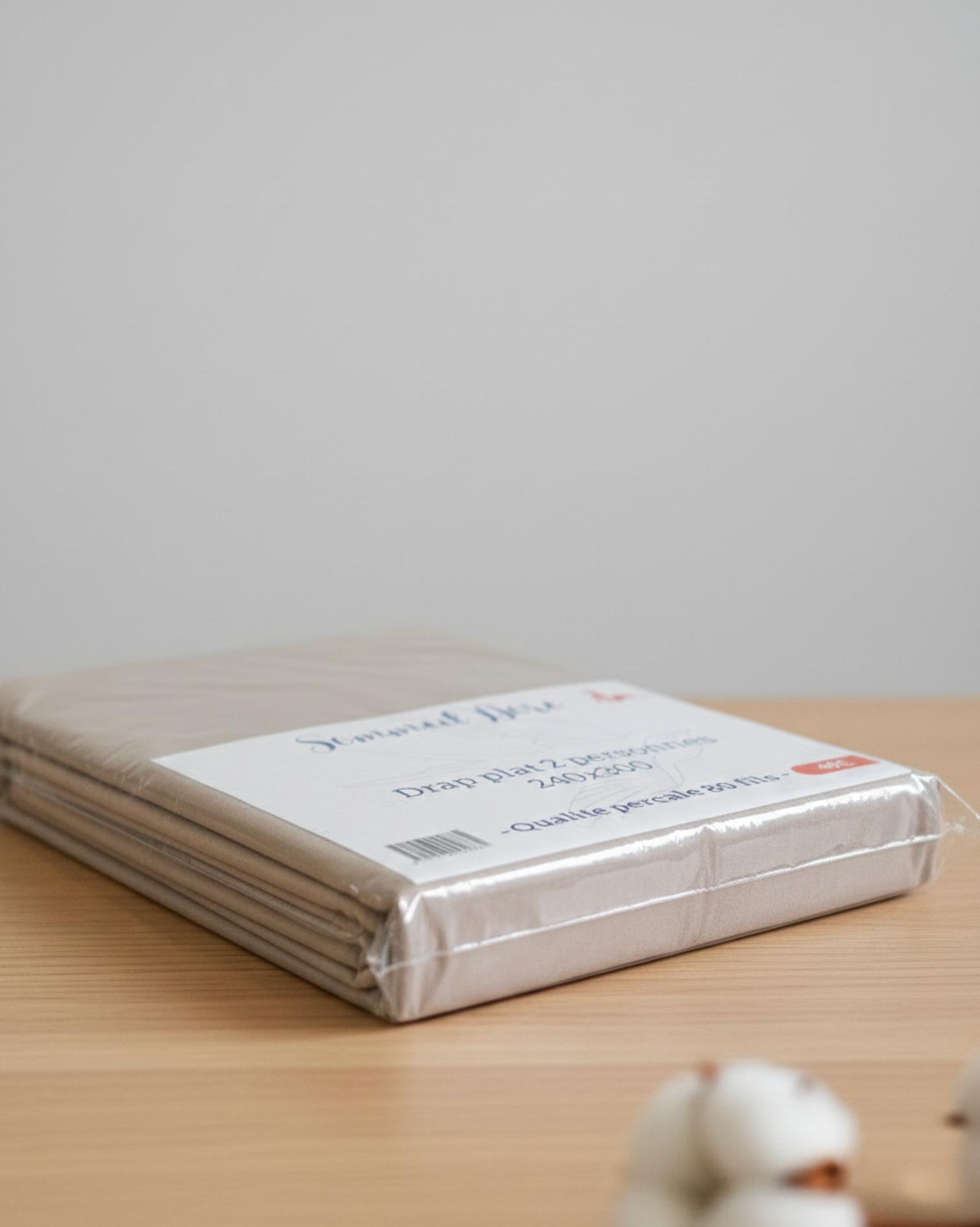 Lot de draps plats beige en percale 80 fils, pliés et prêts à l’utilisation